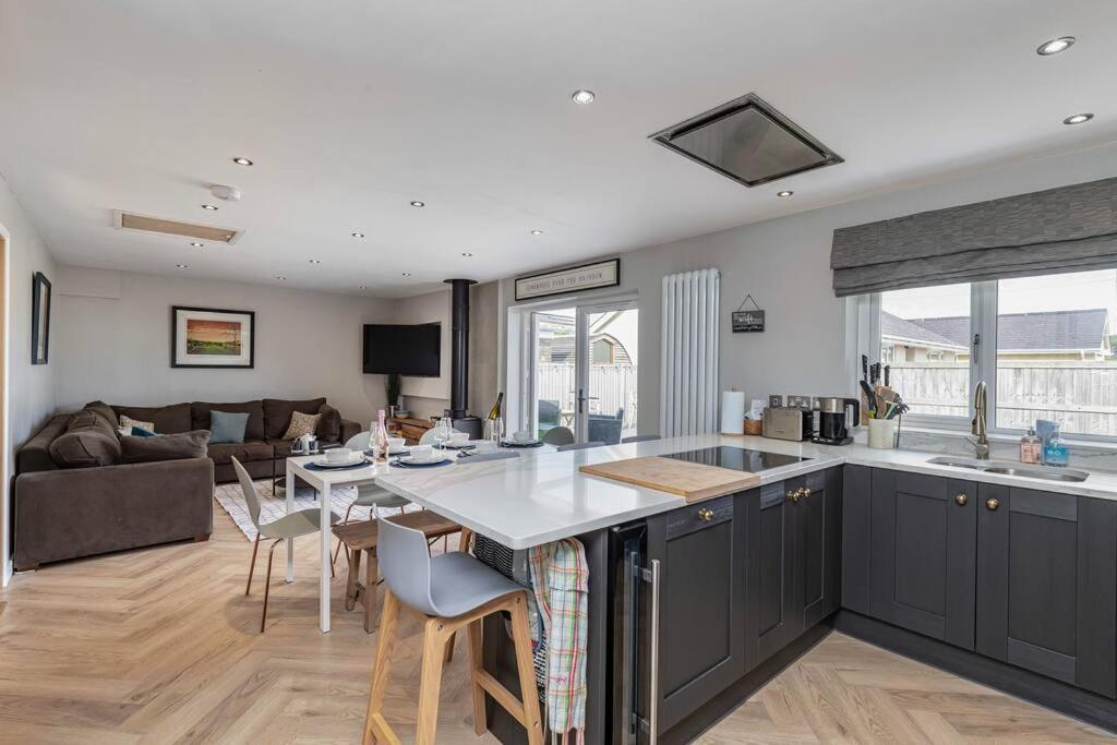 Family-Friendly Retreat Between Beach & Mountains Tremadog Bagian luar foto